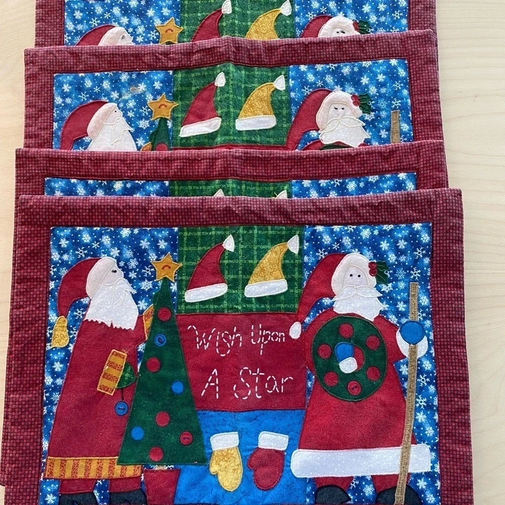 Set of 4 Christmas Quilted Placemats (FZ)